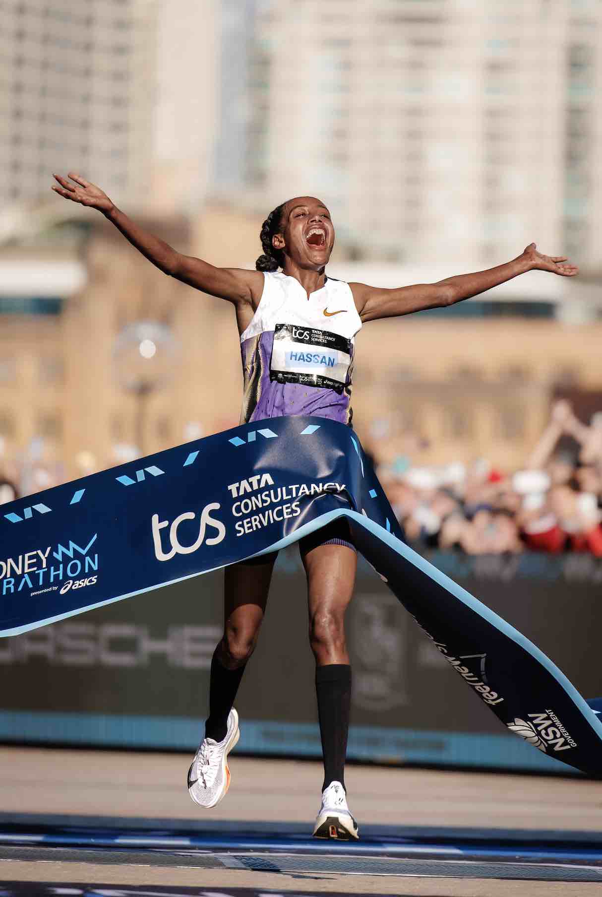 Sifan-Hassan-wins-Sydney-Marathon-.jpg