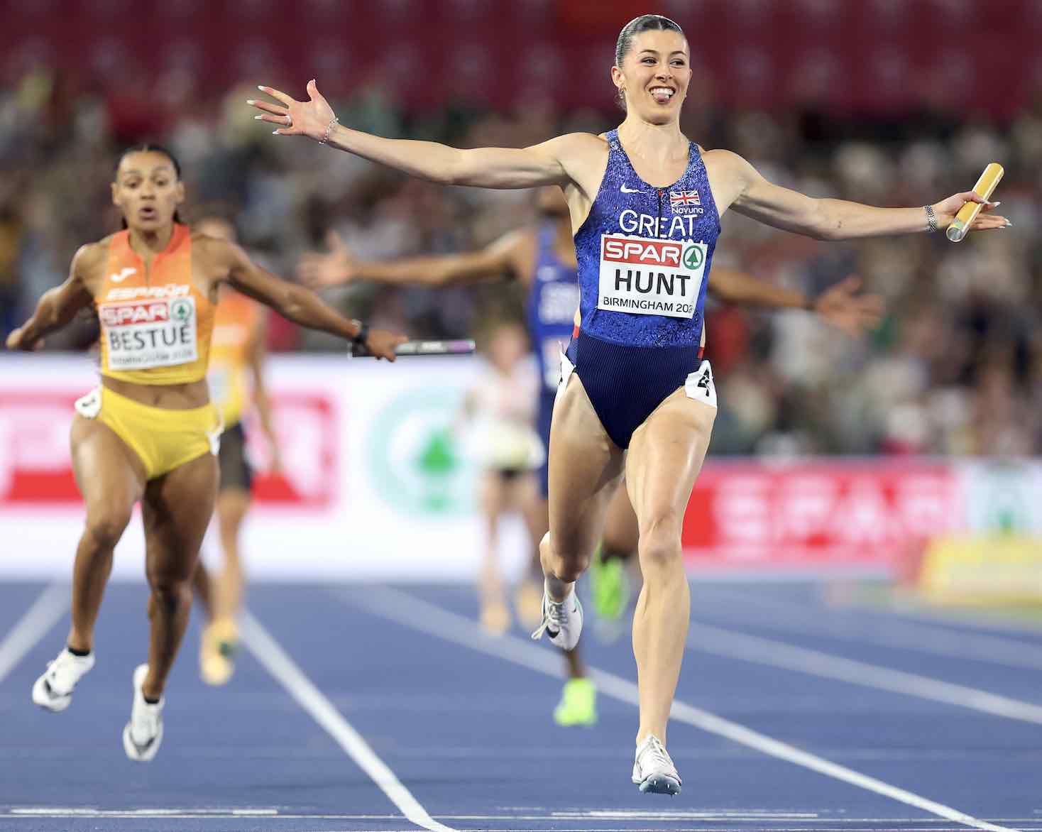 Amy-Hunt-relays-2-.jpg