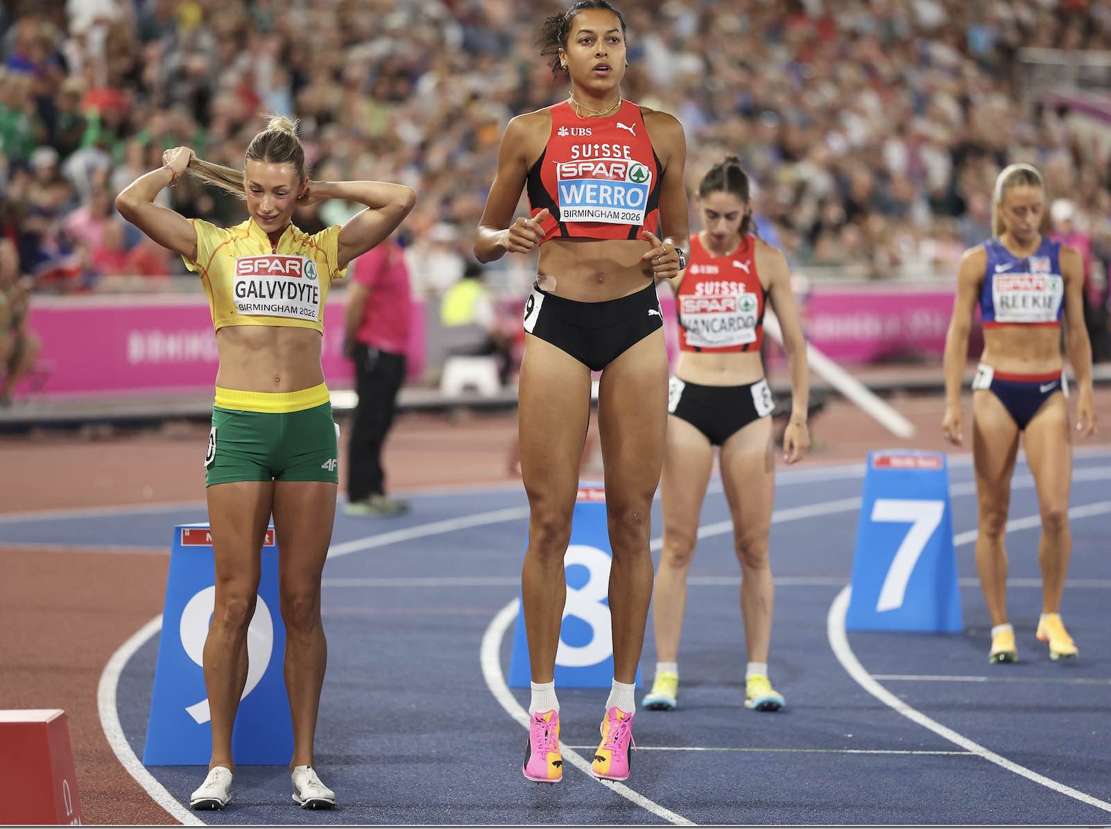 800m-W-3-.jpg