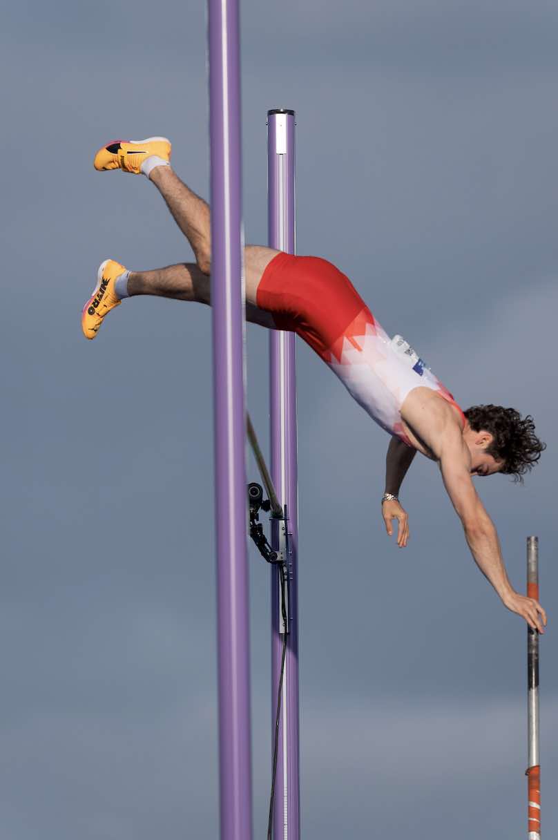 Mens-pole-vault-CG-2-.jpg