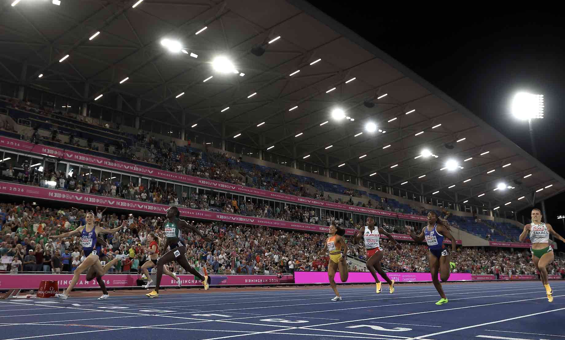 Amy-Hunt-200m-4.jpg