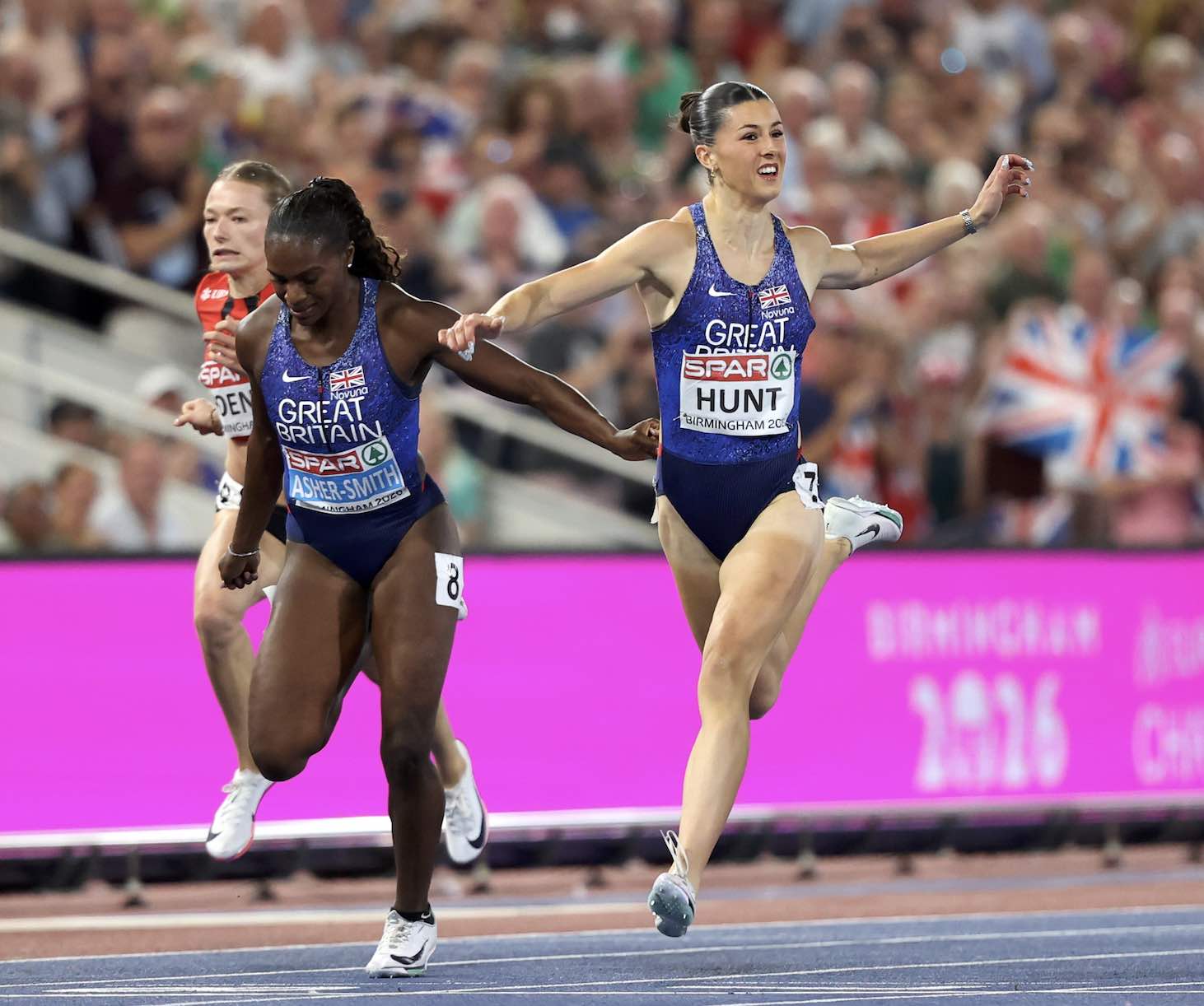 Amy-Hunt-200m-6-.jpg