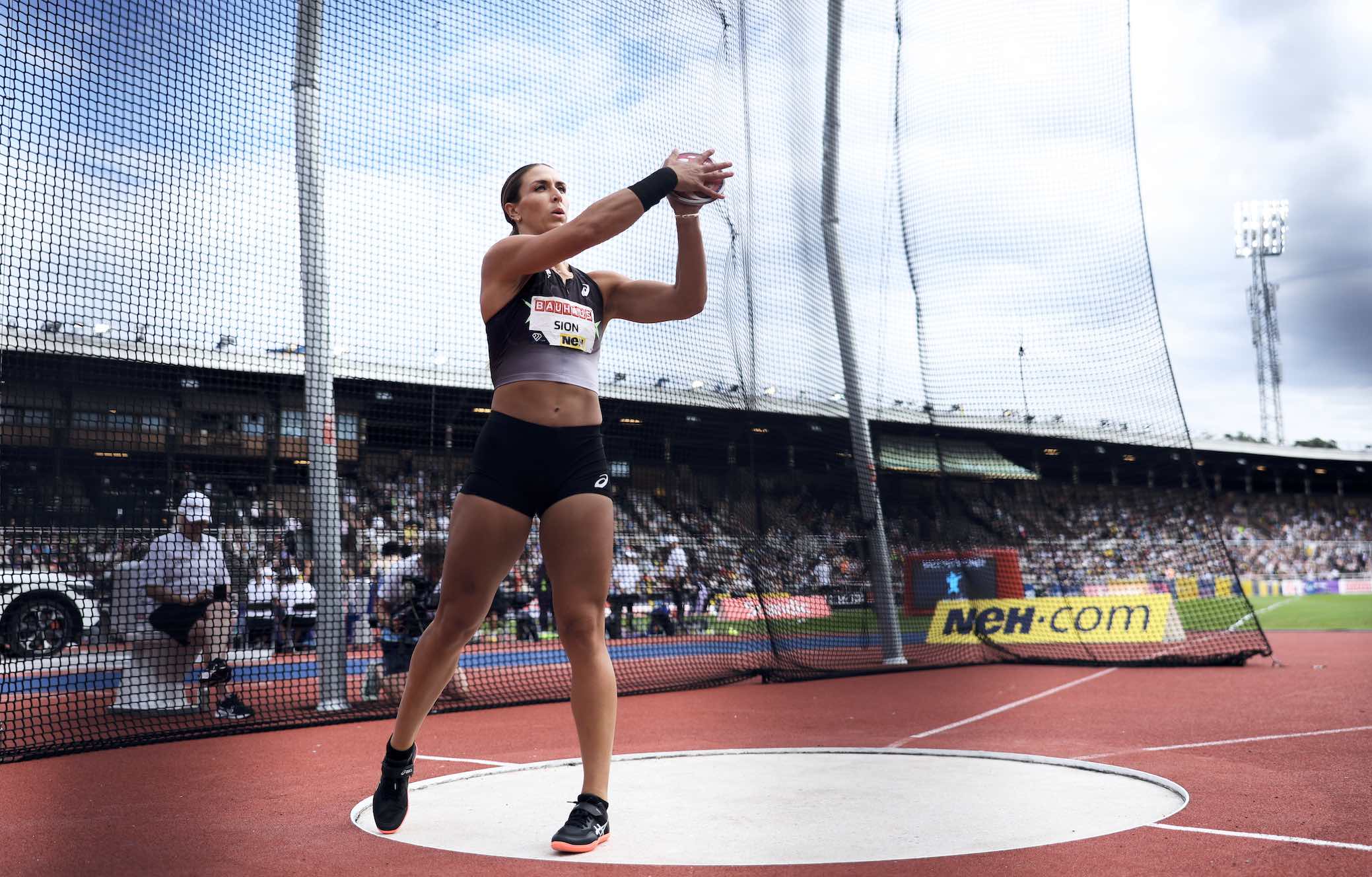 Valarie-Sion-discus-.jpg